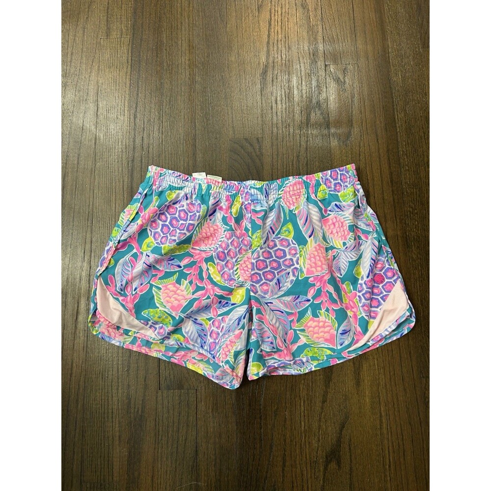 Lilly Pulitzer Ocean Trail shorts in Maldives Green Turtle Wave, Luxletic Small